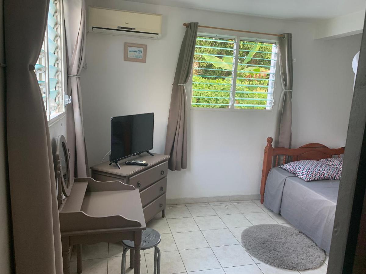 Logement Vacances Gissac Sainte-Anne Exterior foto